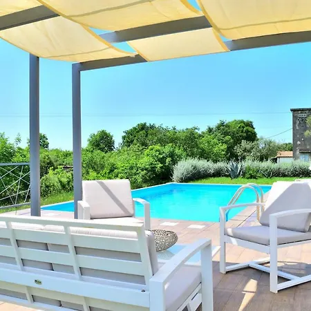 Domus Lauri Modern House Villa