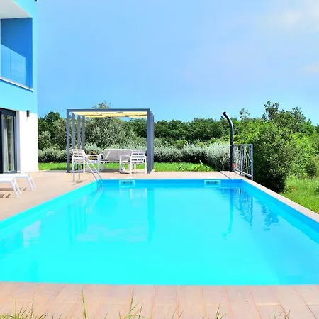 Domus Lauri Modern House Villa
