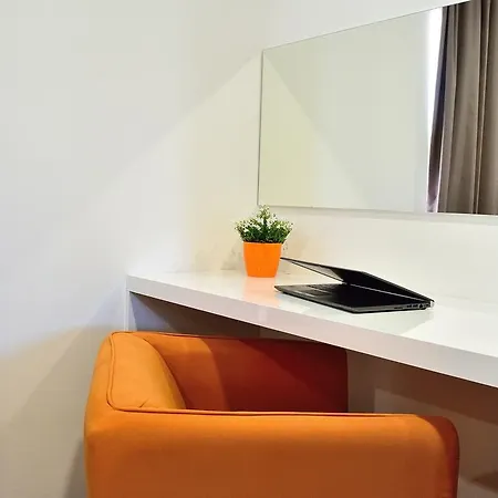 Domus Lauri Modern House